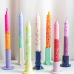 Ilgos dekoratyvinės cilindrinės žvakės - vaivorykštės konfeti (po 1vnt.) - Image 3